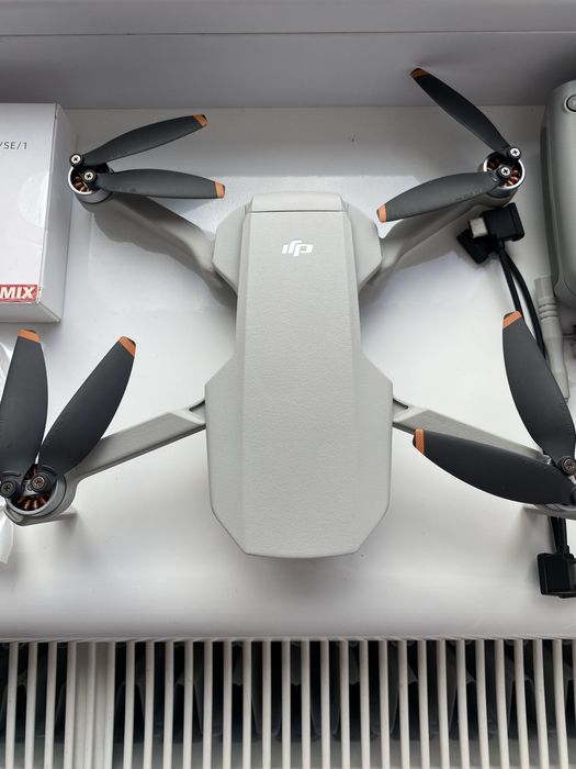 Дрон DJI Mini 2 SE Combo