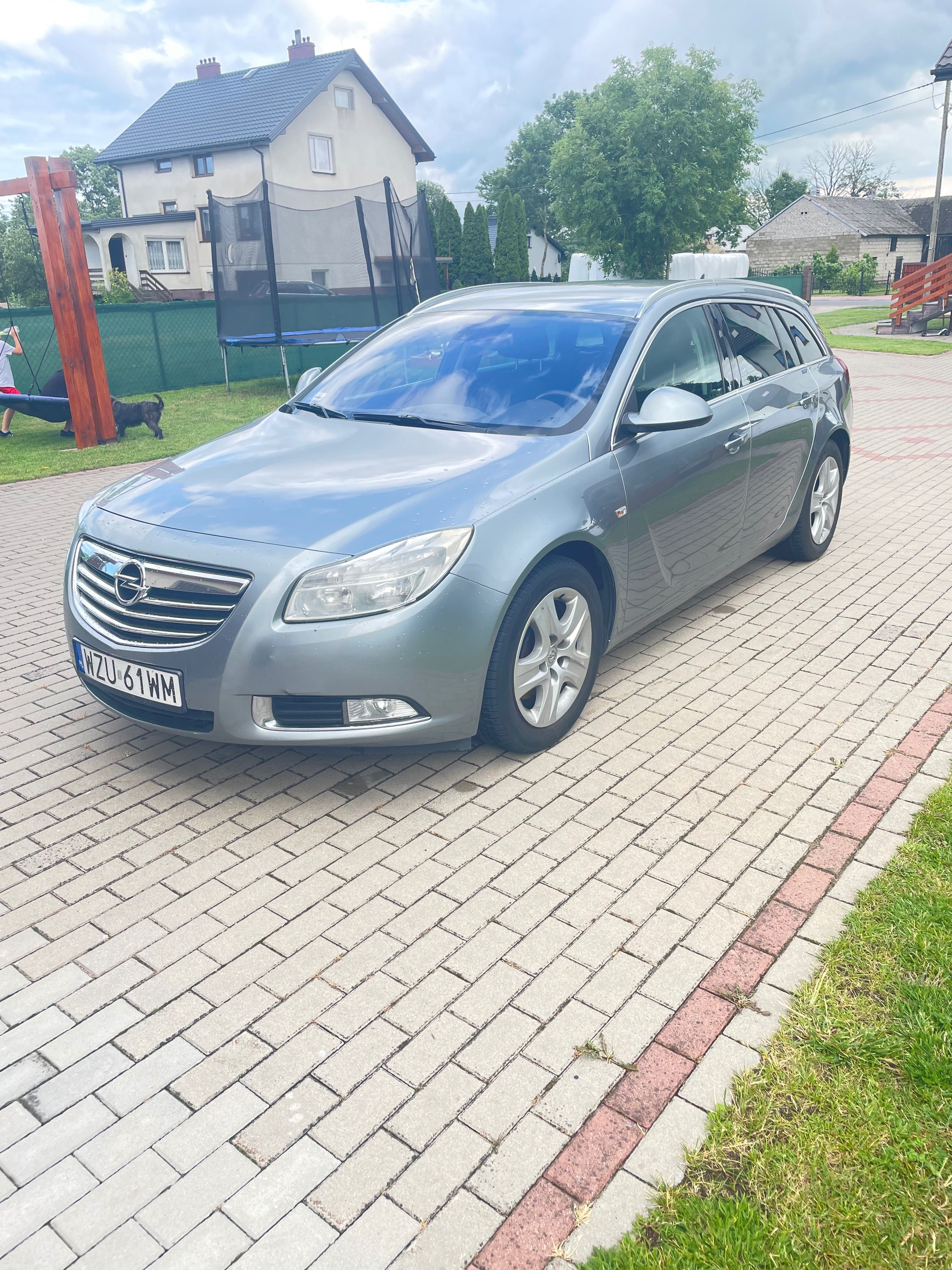 Opel Insignia 2011r