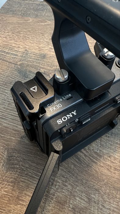 Sony FX30 + Top Handle + Cage