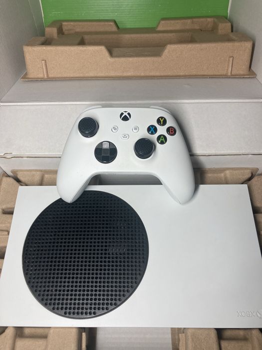 Xbox series S 512 GB + Аккаунт