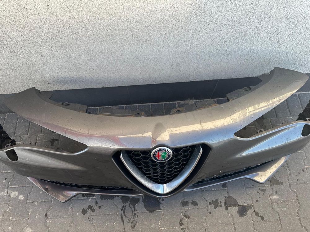 Alfa Romeo stelvio zderzak kompletny grill czujniki halogen