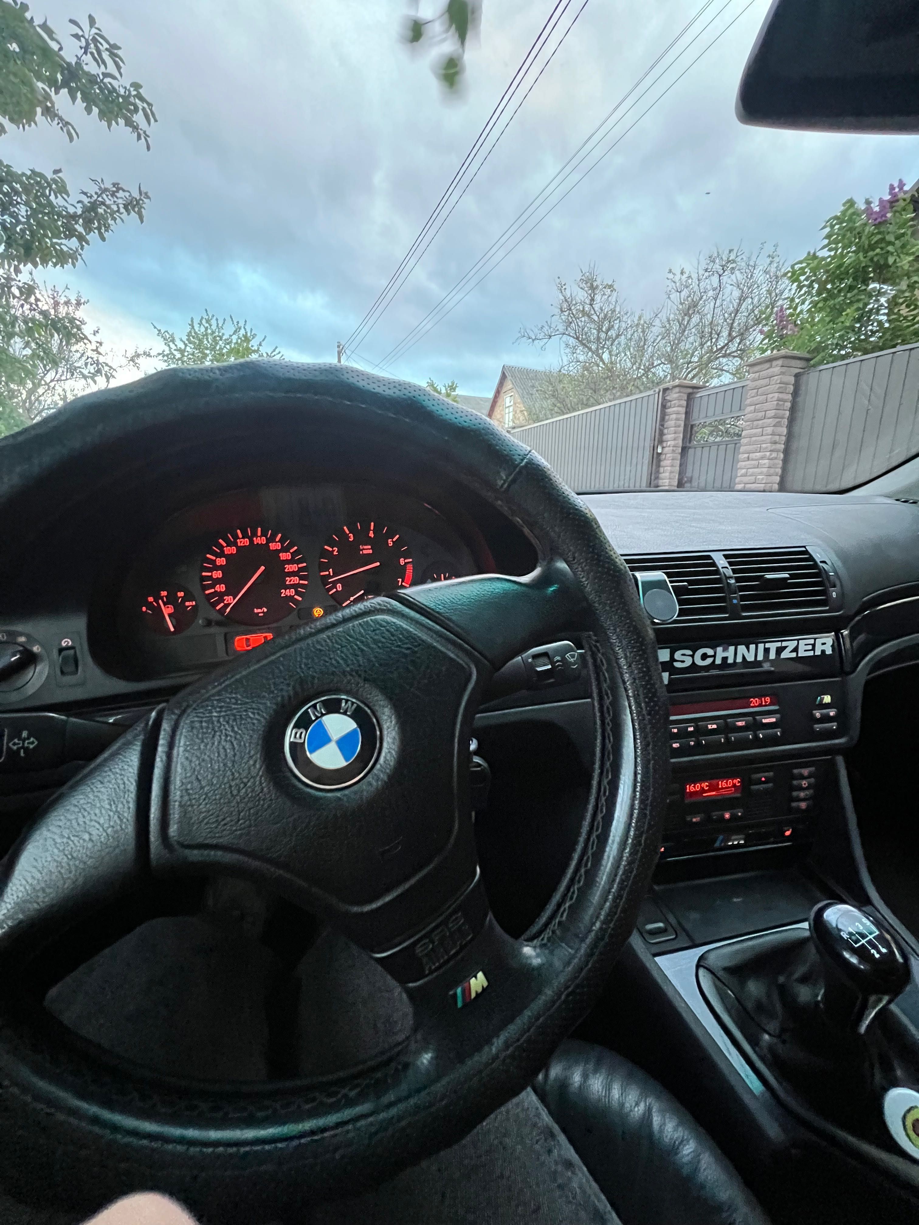 Продаю  BMW е39 газ бенз