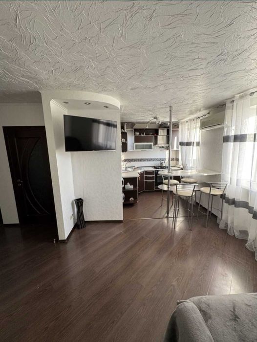 Продам трёхкомнатную квартиру с евроремонтом!