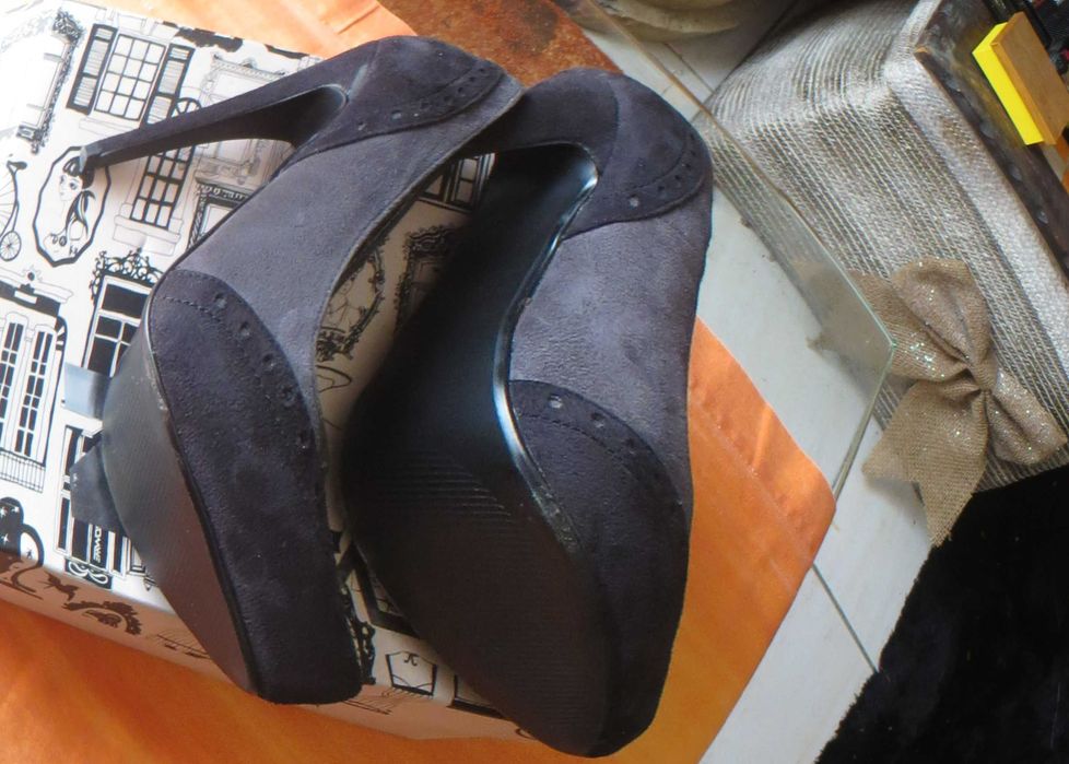 Sapatos Camurça Preto e Cinzento, Salto Alto - Nº 37