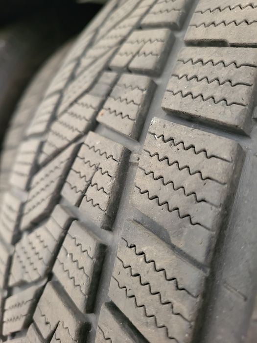 Komplet opon zimowych Hankook 255 45 r 19 okazja