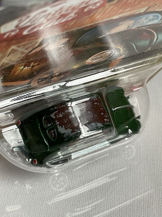 Hot Wheels Volkswagen "Classic Bug" «Coccinelle Classique" (CHASE)