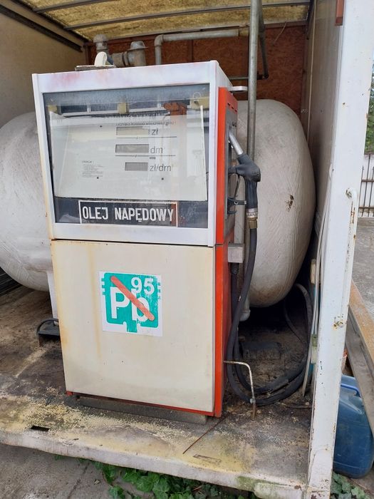Dystrybutor do paliwa razem z kontenerem 2x2000 litrów