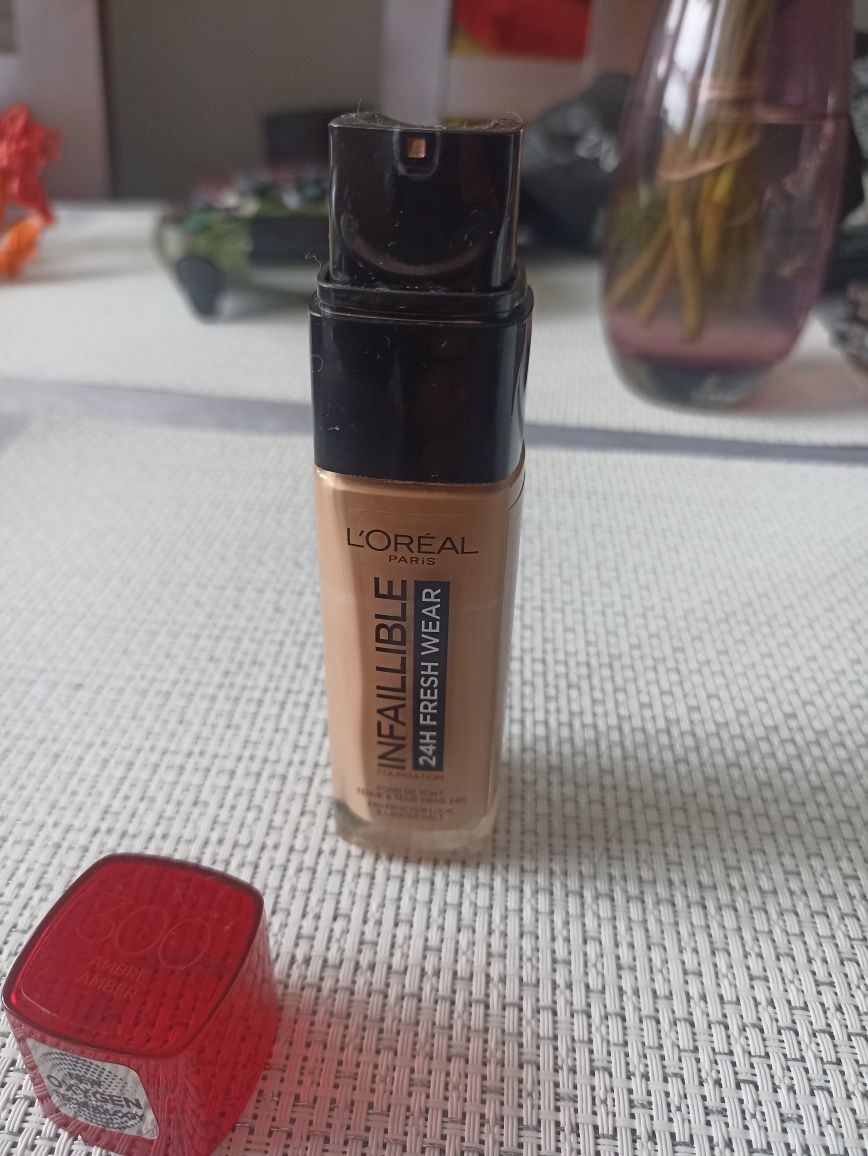 Podkład Loreal Infallible 24 fresh wear nr 300