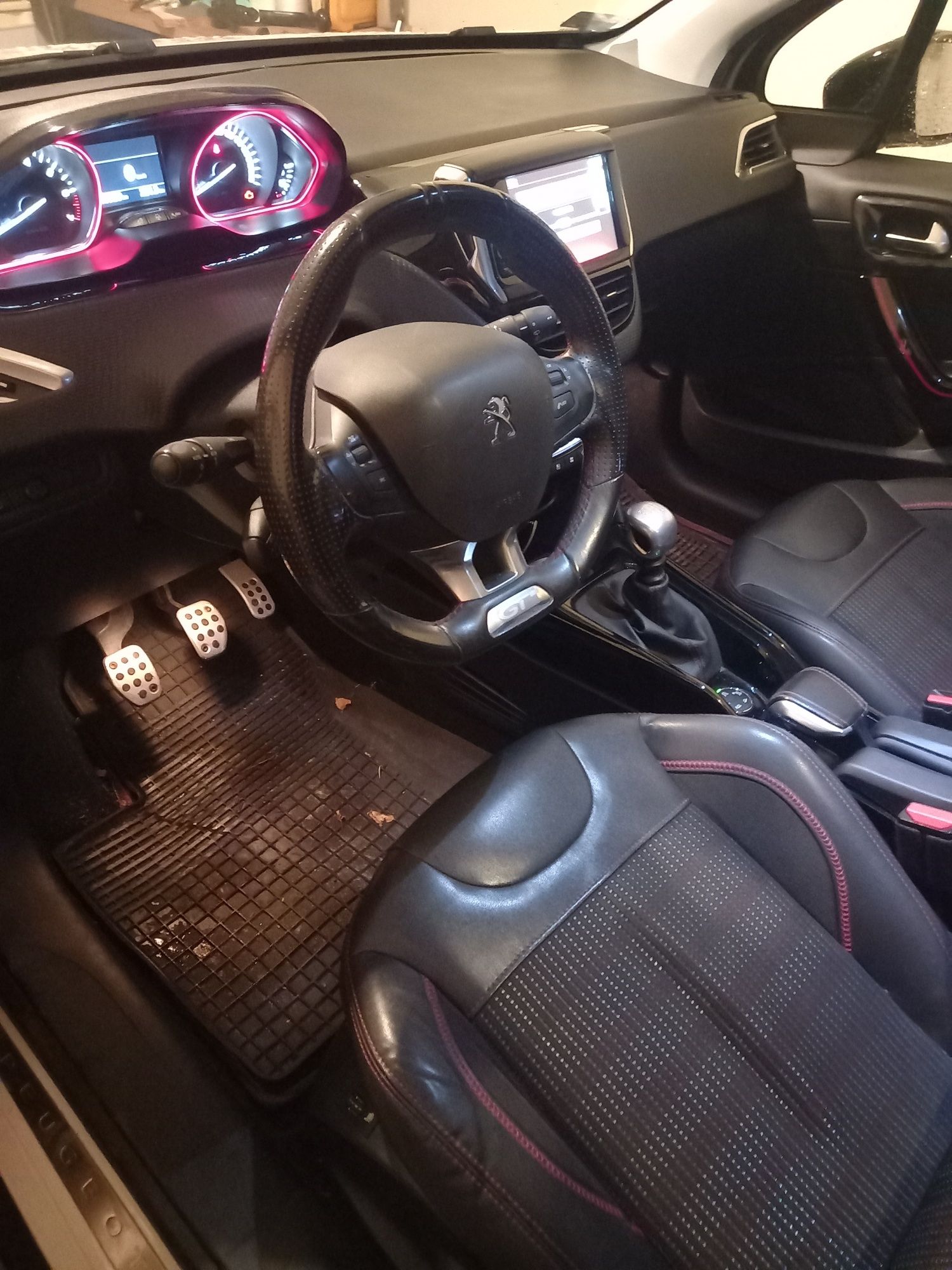 Peugeot 2008 1.2 Gt-line mały przebieg