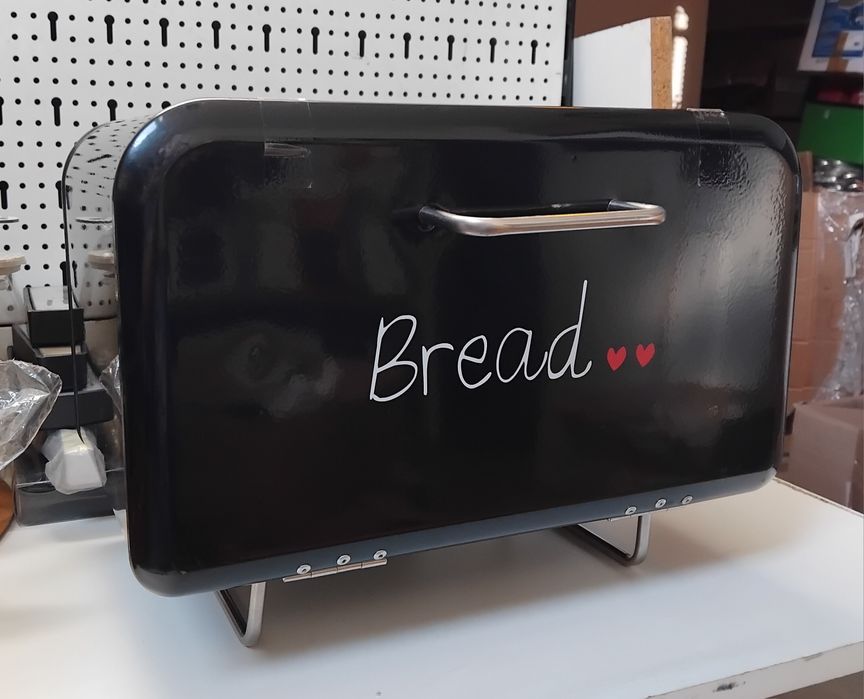 Wyprzedaż nowy chlebak czarny na nóżkach