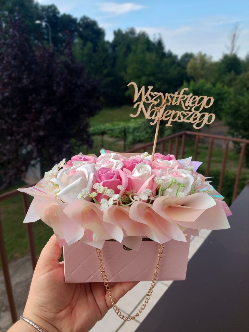 Torebka box flowerbox z róż mydlanych