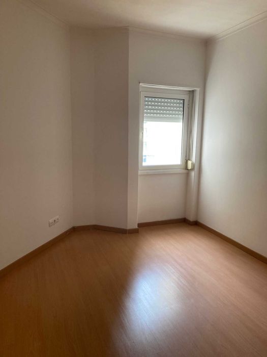 Apartamento T1 em Linda-a-Velha