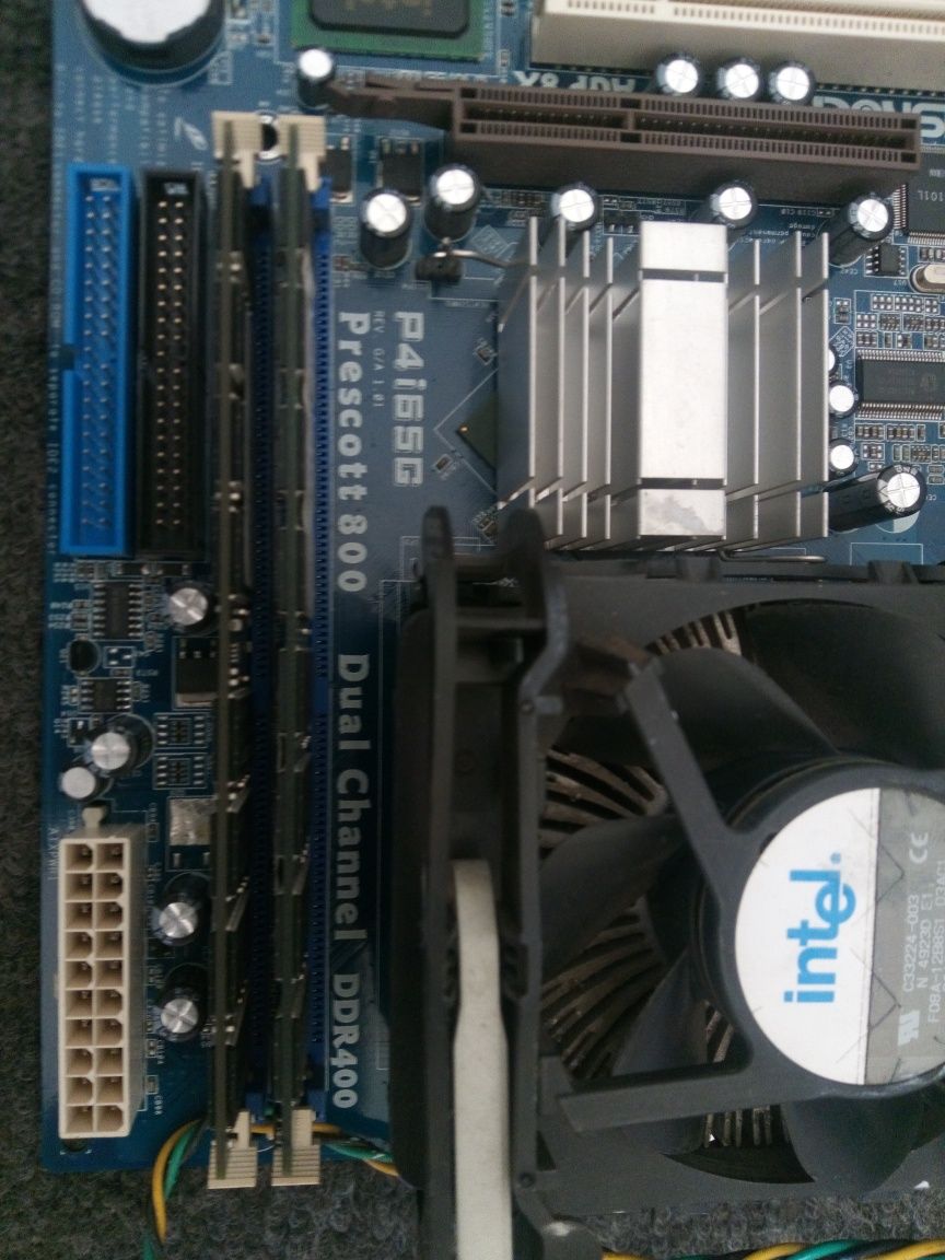 Motherboard PC P4i65G 100% Barato