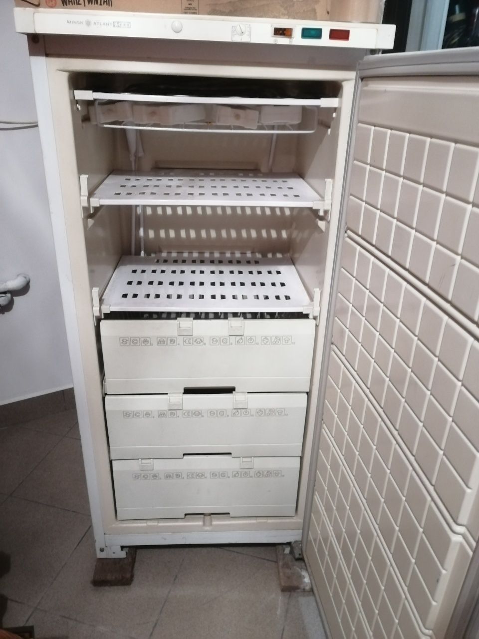 Zamrażarkę oddam