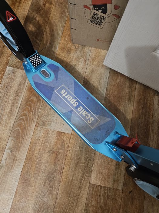 Двухколесный самокат Scale Sports SS-10 с ручным тормозом, складной, г