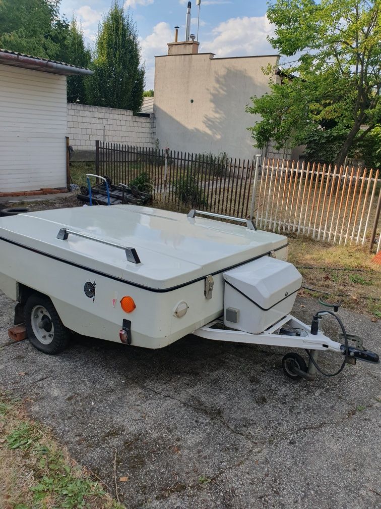 Przyczepa namiotowa skiff2