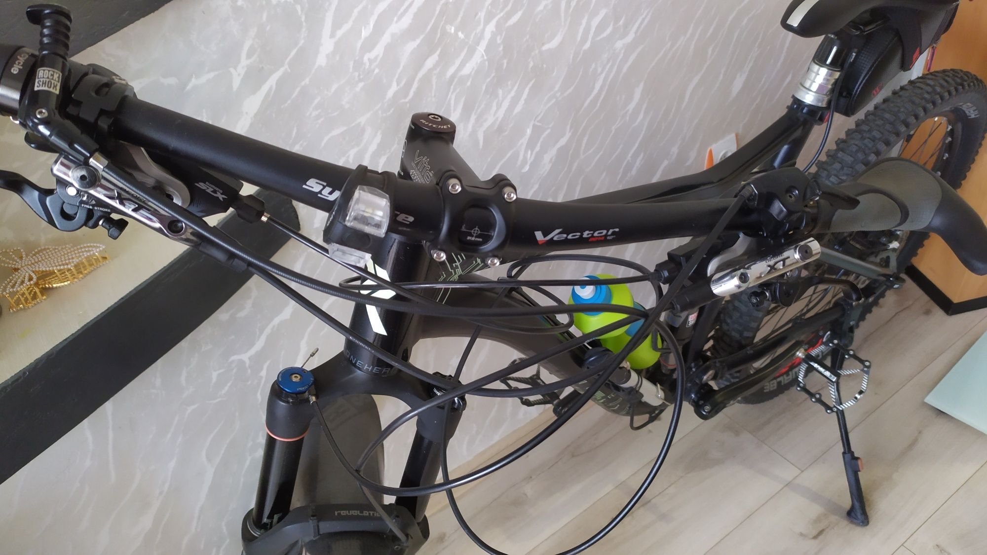 Radon cube focus giant