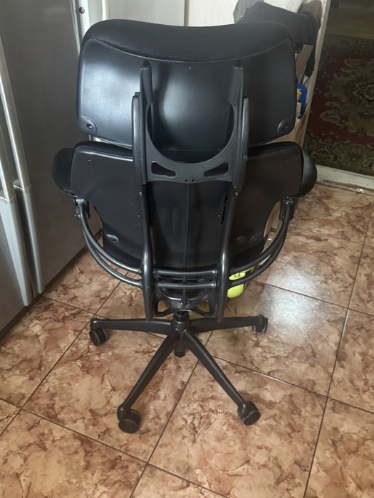 Ергономічне крісло Humanscale Freedom