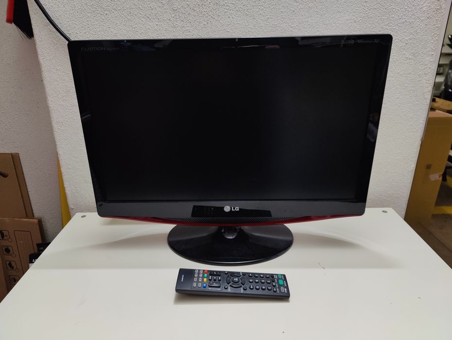 TV / Monitor LG Flatron M227WDP-PZ, Full HD de 22 polegadas