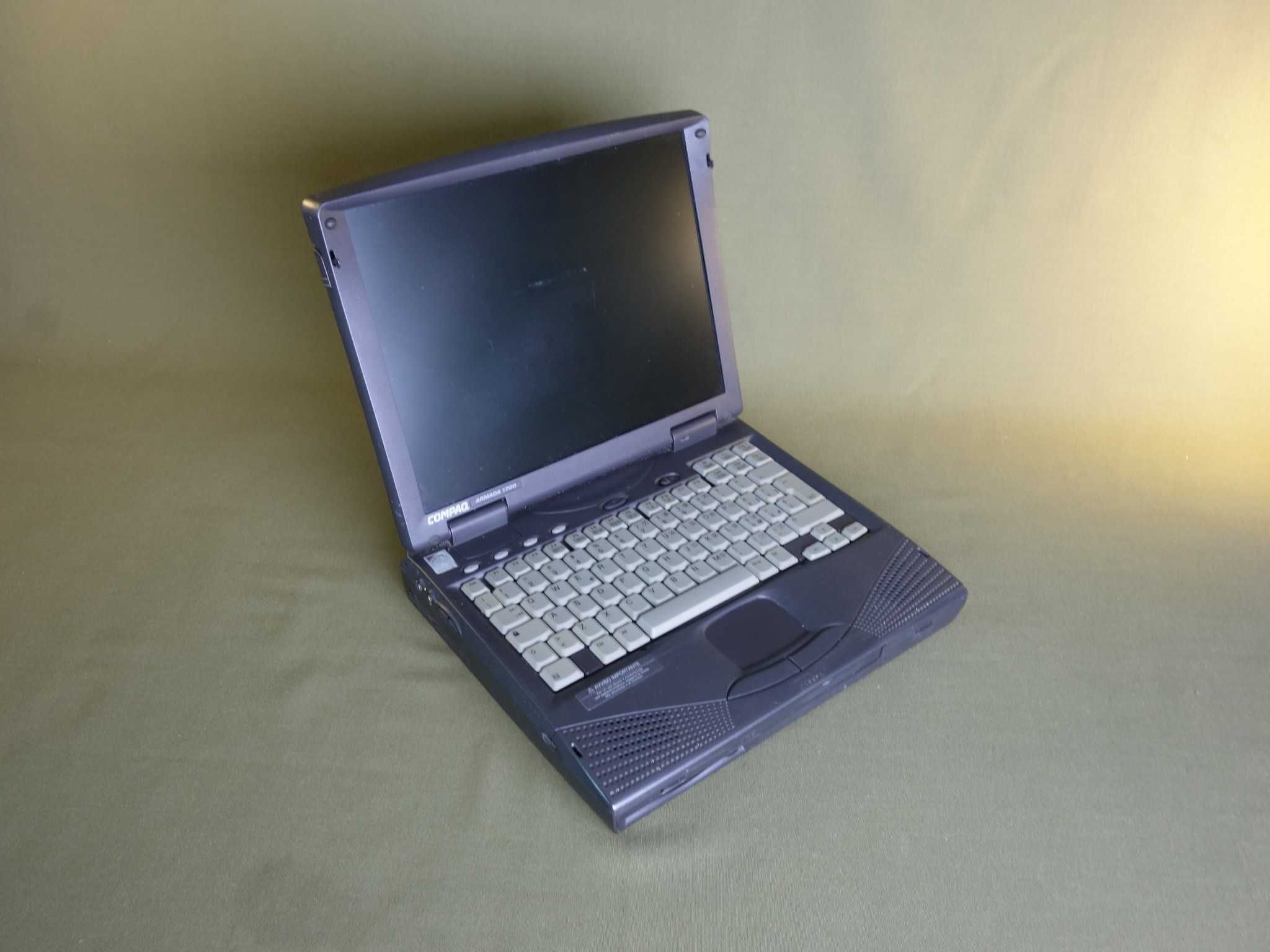 Stary zabytkowy laptop COMPAQ ARMADA 1700 Pentium II Win 98 COM LPT