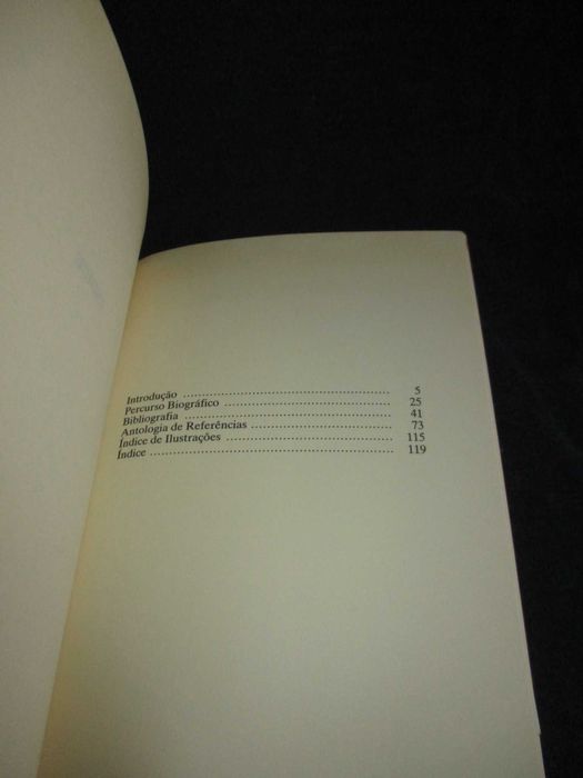 Livro Eugénio de Andrade por Arnaldo Saraiva
