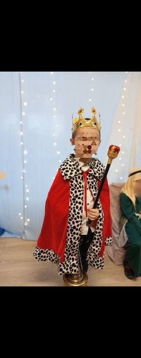 Wypożyczę strój króla wraz z kadzidłem i berłem