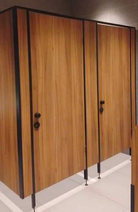 Кабінки для  вбиральноі кімнати