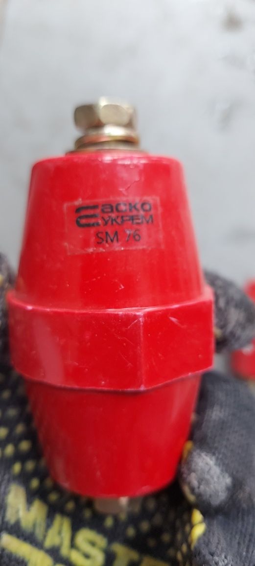 Ізолятор для силових шин ИС4-40 ІЕК, SM 76 AcKo