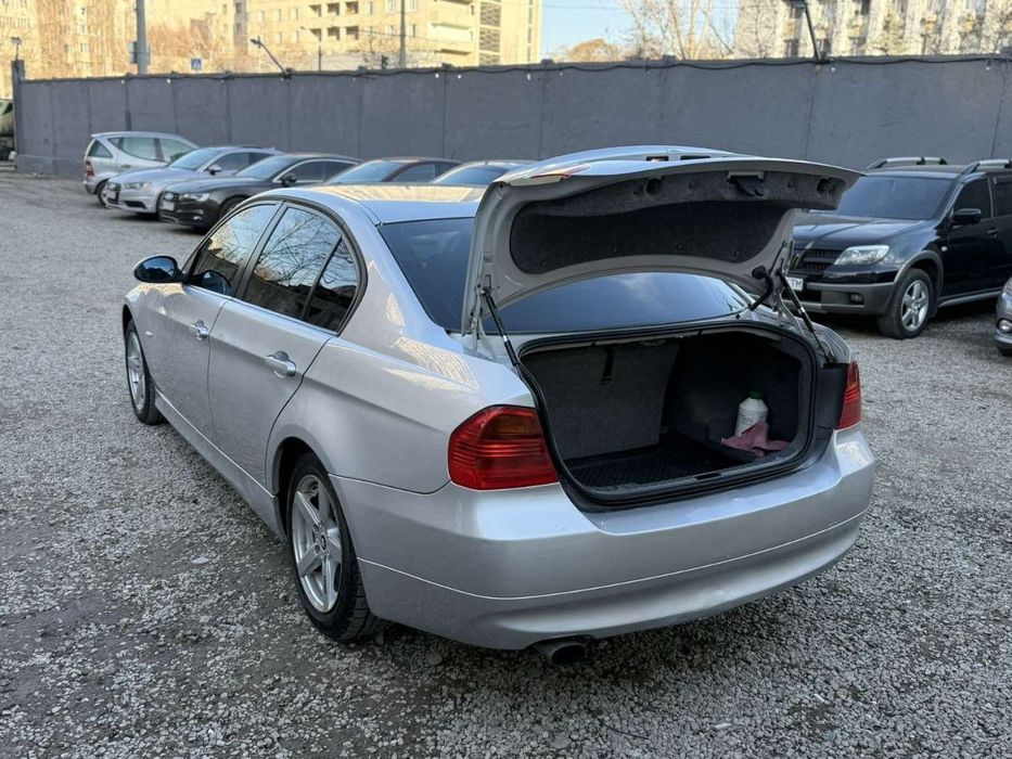 Продаю БМВ 2005 року