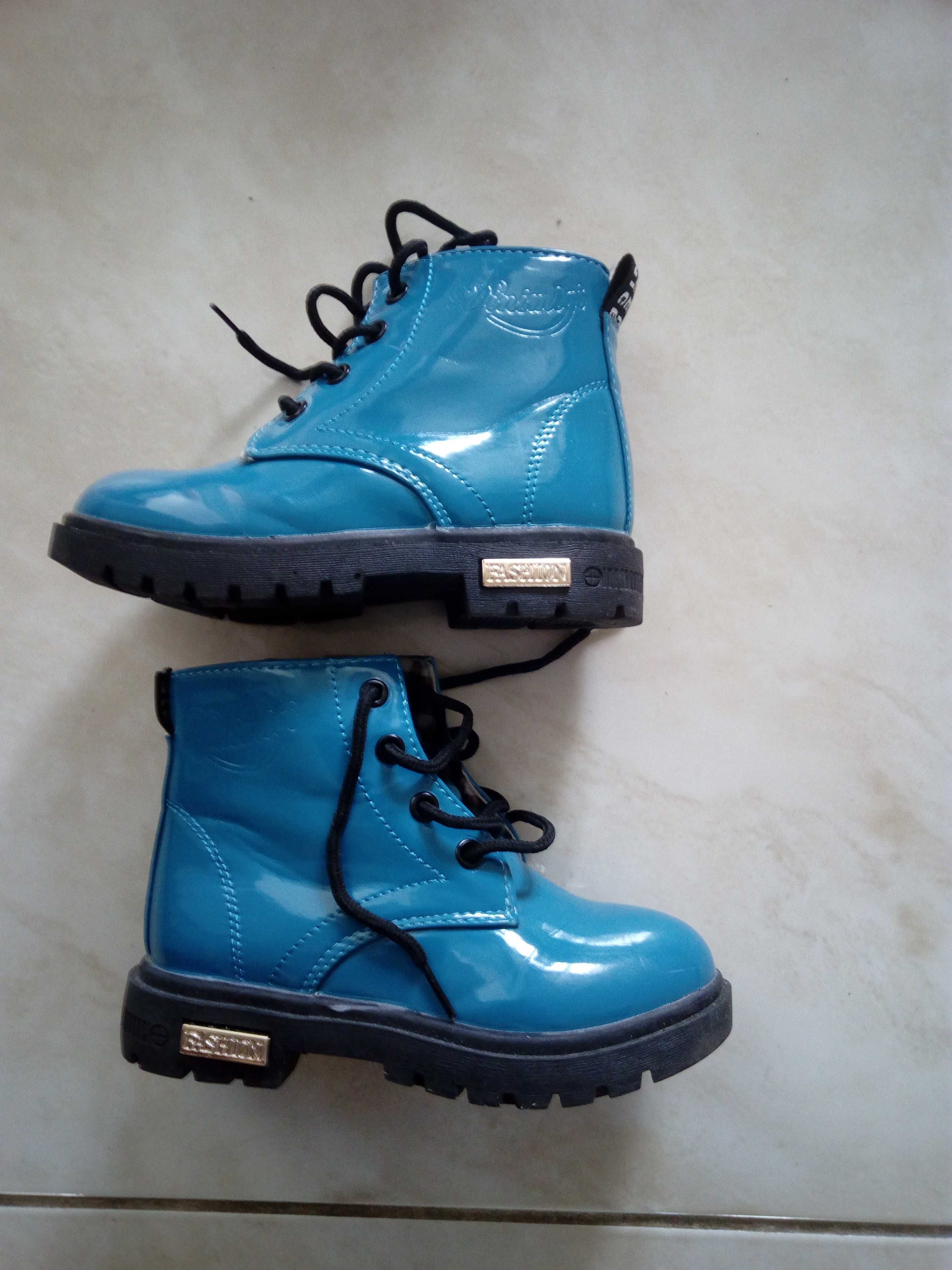 Nowe lekkie,fajne buty chłopięce typu"martensy"Roz. 29, wkł 17,5 cm,