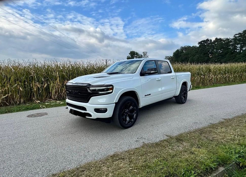 RAM 1500 Ram 1500 Limited Crew Cab! RamBox!