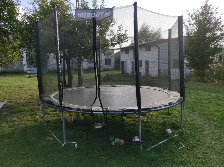 Trampolina ogrodowa duża