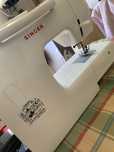 Vendo maquina de costura SINGER