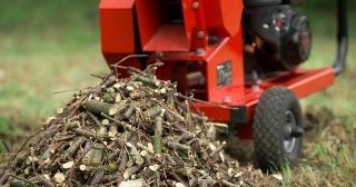 Уборка участка, спил деревьев, покос травы. Дробим ветки. Вывоз мусора