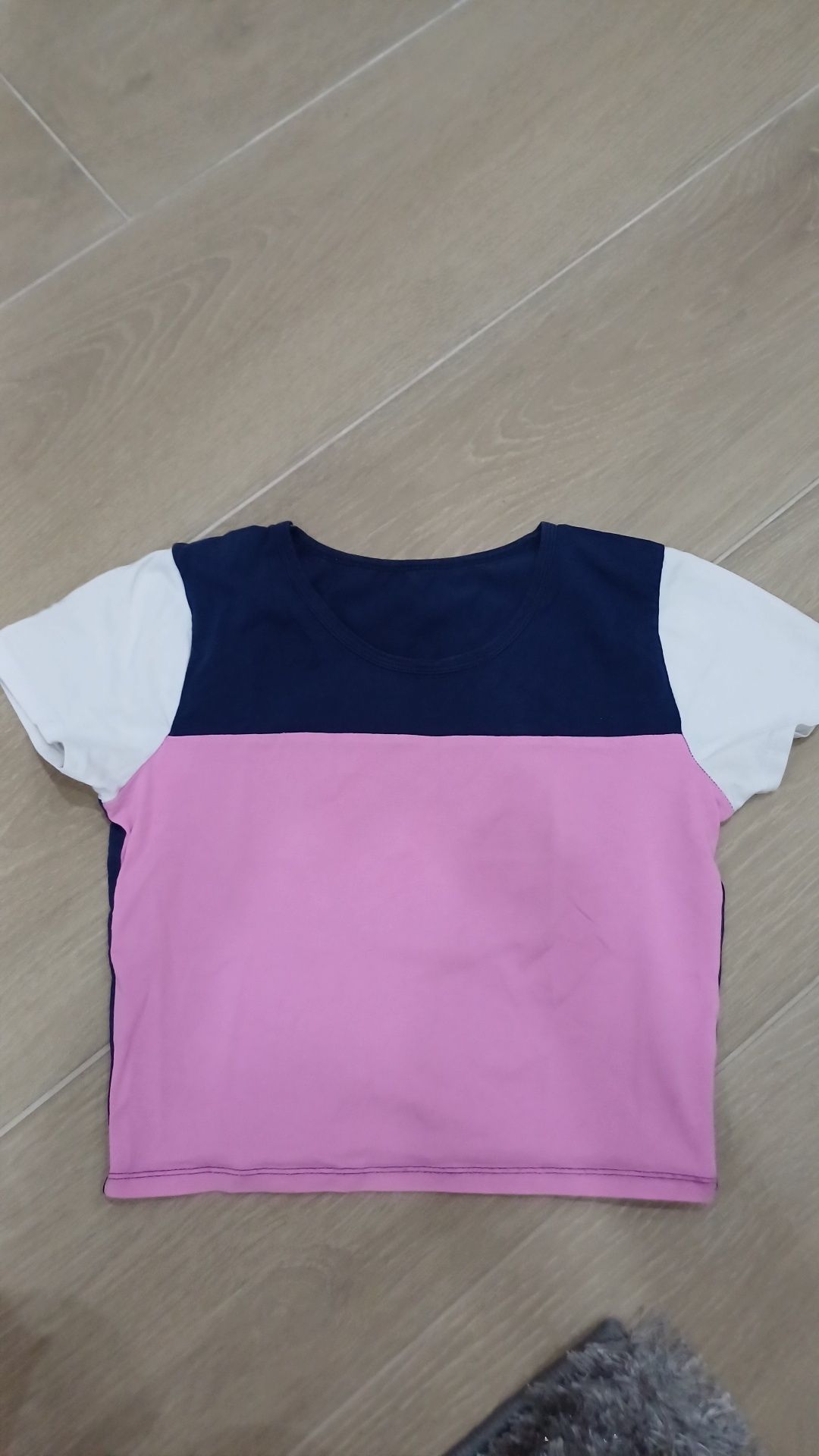 t- shirt em top.