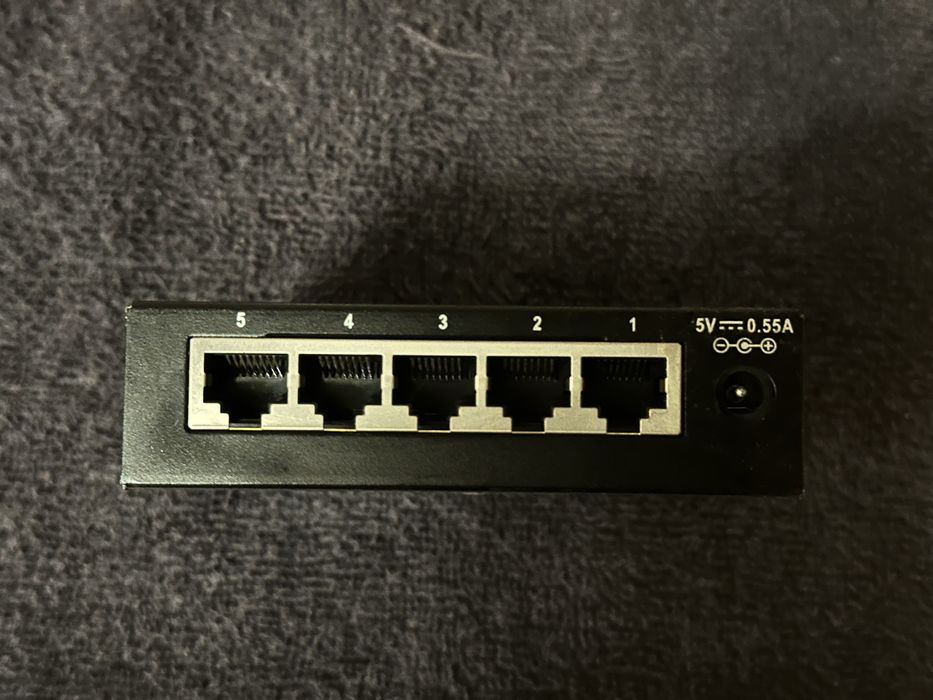 Продам комутатор d-link des-1005d