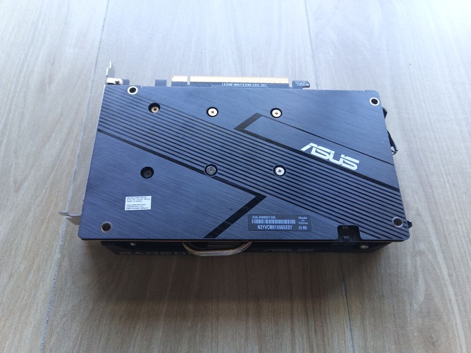 Placa gráfica AMD RX 6500 XT 4GB