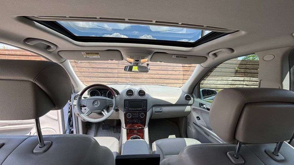 Mercedes-Benz ML-500