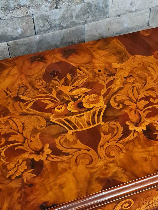 Komoda z przepięknymi intarsjami