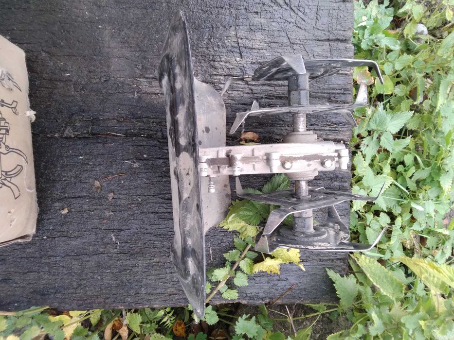 Насадка-культиватор 28*9T для бензокос тримерів.