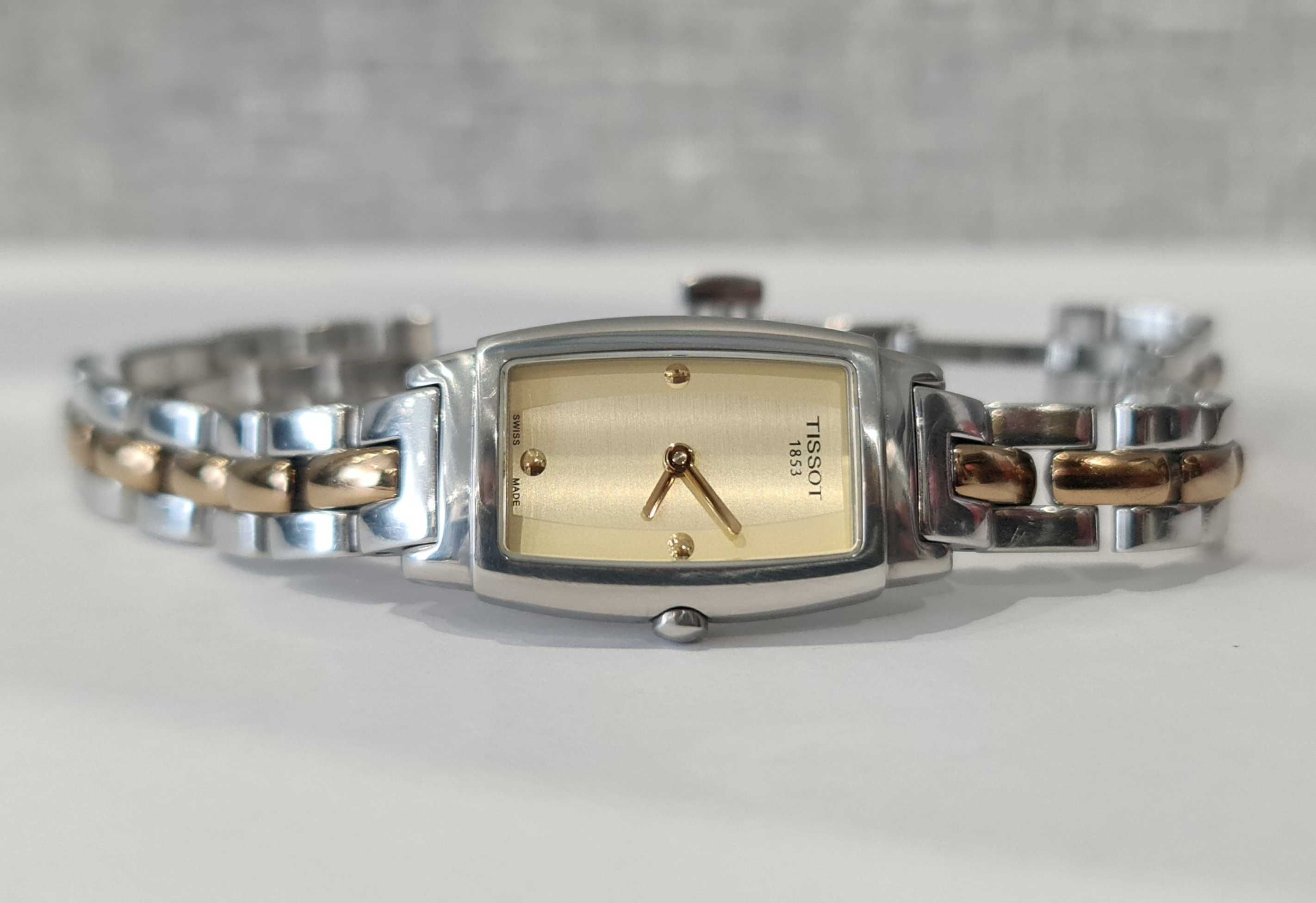 Жіночий годинник Tissot T130/230 Swiss Made Sapphire