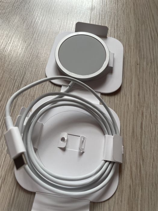 Бездротова зарядка iPhone MagSafe Charger