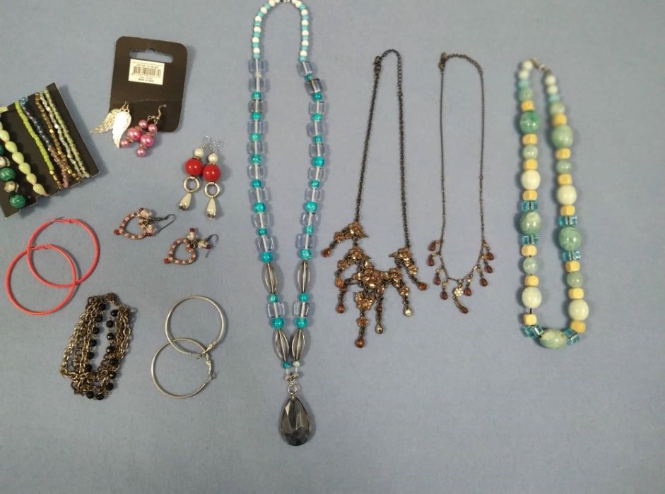 Бижутерия: ожерелье серьги браслеты