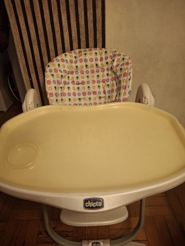 Cadeira  chicco da para menina  ou rapaz