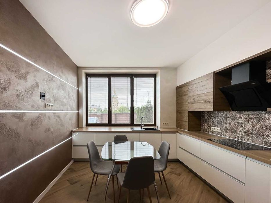 Продам таунхаус, дом, пос. Жуковского, Большая Даниловка, Шишковка