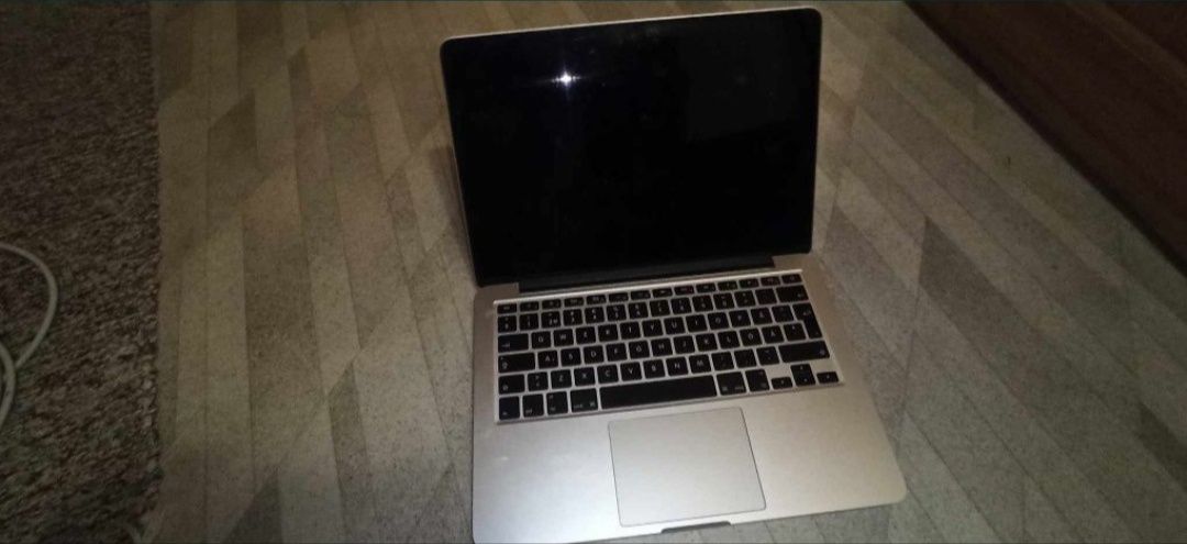 MacBook Pro 2015 (без батареї)