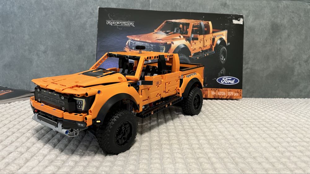 Лего TECHNIC Ford Raptor