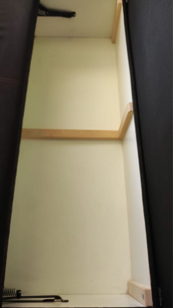 Czarna sofa młodzieżowa ze skrzynią na pościel. Zadbana.