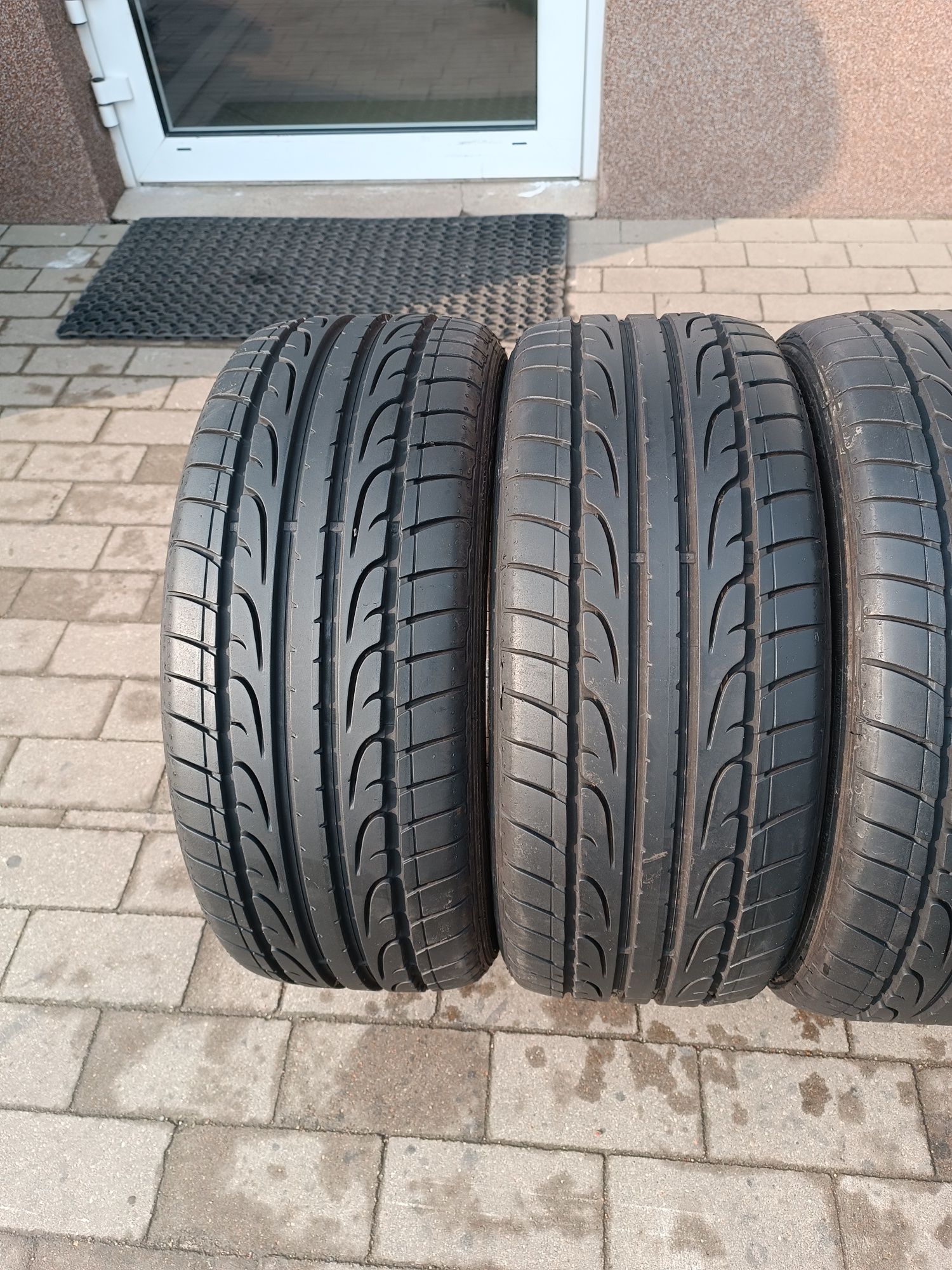 215/45R16 Dunlop SP Sport  Maxx