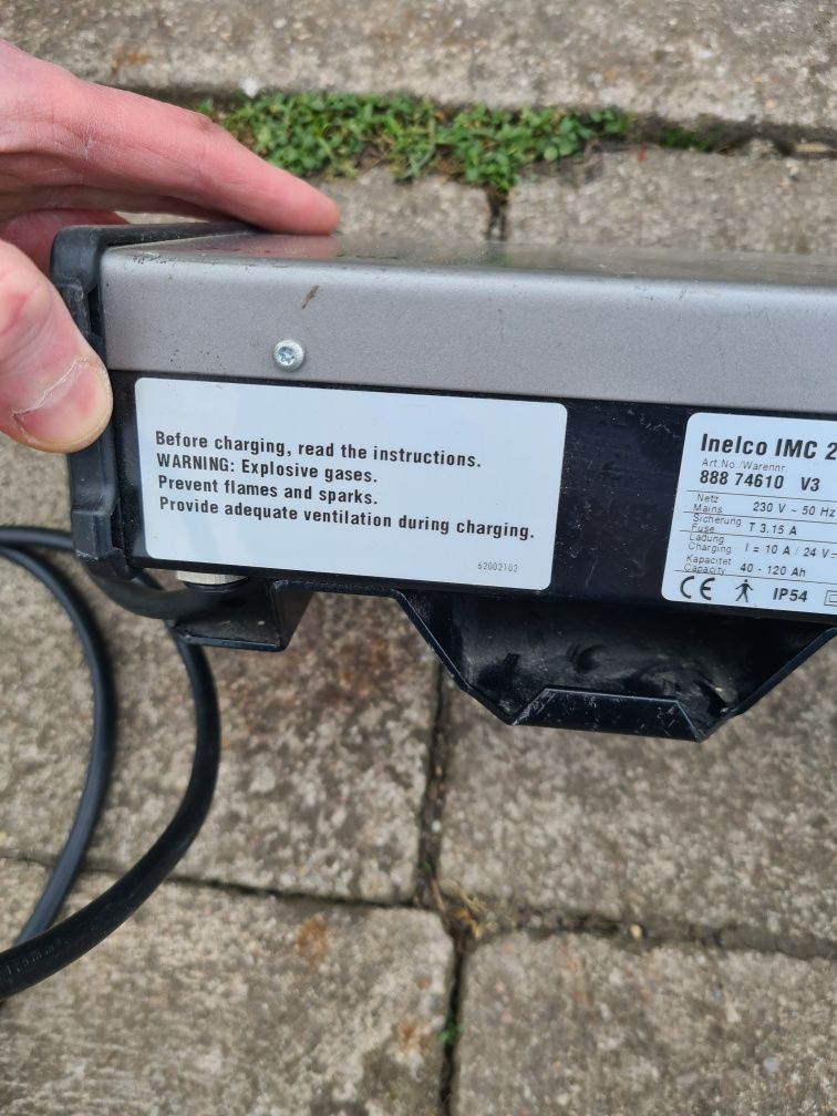 Ładowarka Inelco 24v 10a do skutera inwalidzkiego